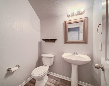 6808 Pascal Way - Photo Thumbnail 18