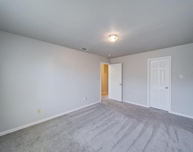 6808 Pascal Way - Photo Thumbnail 34