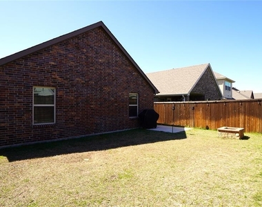 2168 Hobby Drive - Photo Thumbnail 17