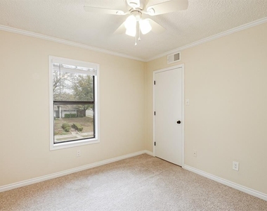 702 Red Wing Drive - Photo Thumbnail 17