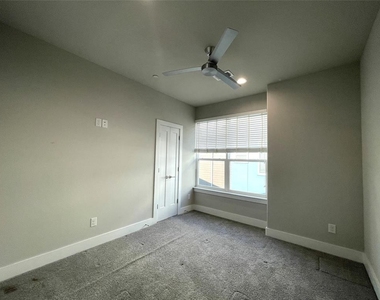 4910 Live Oak Street - Photo Thumbnail 24