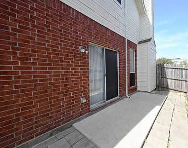 1216 Marchant Place - Photo Thumbnail 17