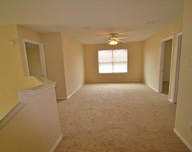 5232 Boxwood Lane - Photo Thumbnail 4