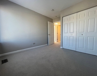 1332 Kingsbury Drive - Photo Thumbnail 15