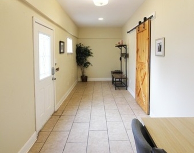 335 E Southcross Blvd - Photo Thumbnail 3