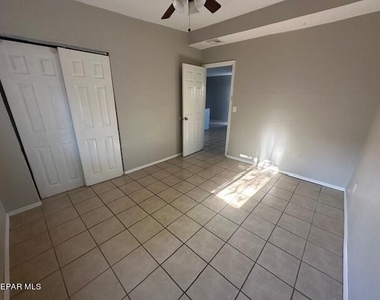 14760 Marvin Lane - Photo Thumbnail 9