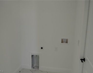 2611 Carol Place - Photo Thumbnail 23