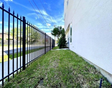 5537 Larkin Street - Photo Thumbnail 21