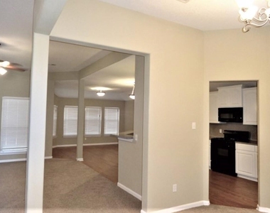 985 Arbor Way - Photo Thumbnail 5