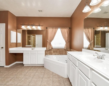 2523 Sunstone Lane - Photo Thumbnail 30