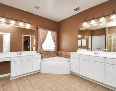 2523 Sunstone Lane - Photo Thumbnail 29