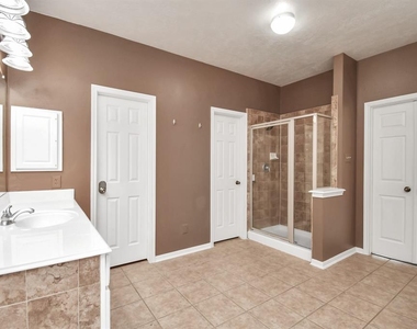 2523 Sunstone Lane - Photo Thumbnail 32