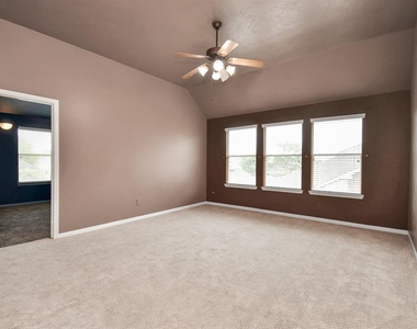 2523 Sunstone Lane - Photo Thumbnail 13