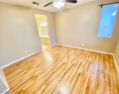 1605 Cimarron Crest Street - Photo Thumbnail 13