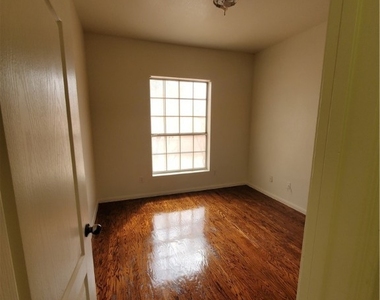 4408 Cobblehill Way - Photo Thumbnail 7