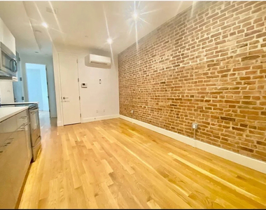 125 Lefferts Place - Photo Thumbnail 1