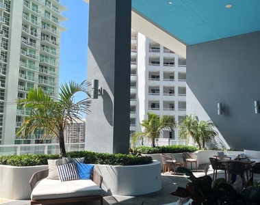 1300 Brickell Bay Dr - Photo Thumbnail 12