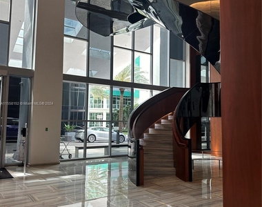 1300 Brickell Bay Dr - Photo Thumbnail 9