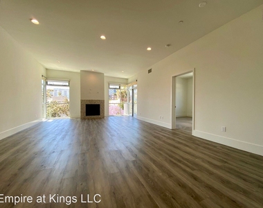 1232 N Kings Road - Photo Thumbnail 2