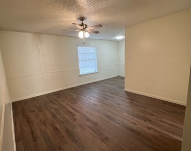 1702 Kirk Ave 102 - Photo Thumbnail 0