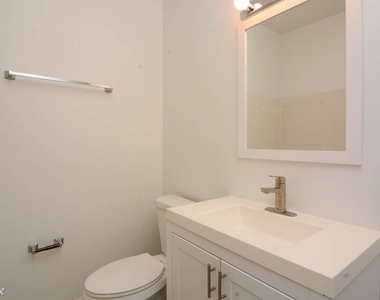 2453 N. Spaulding, Unit 4 - Photo Thumbnail 17