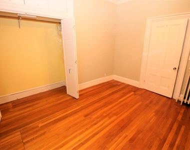 36 Davis Ave - Photo Thumbnail 12