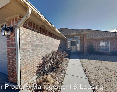 4905 Byron Circle - Photo Thumbnail 1