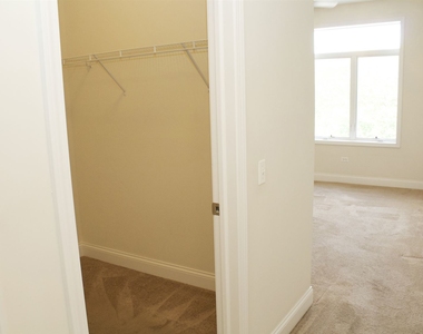 4732 N Austin Ave Unit 202 - Photo Thumbnail 25