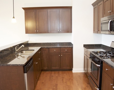 4732 N Austin Ave Unit 202 - Photo Thumbnail 13