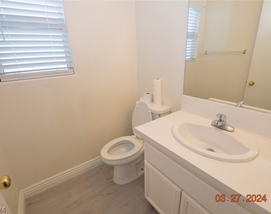 9330 Cool Creek Avenue - Photo Thumbnail 12