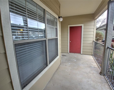 2320 Gracy Farms Ln - Photo Thumbnail 20