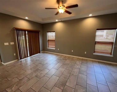 2691 W Lake Eloise Drive - Photo Thumbnail 7