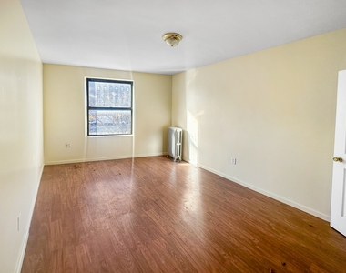 1692 Grand Concourse - Photo Thumbnail 4