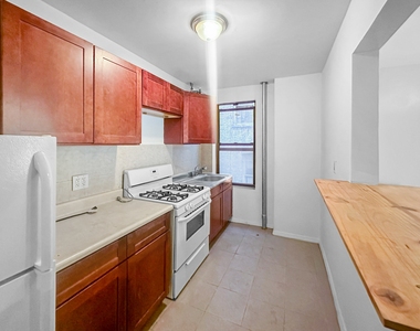 1692 Grand Concourse - Photo Thumbnail 5