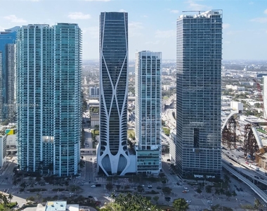 1040 Biscayne Blvd - Photo Thumbnail 0