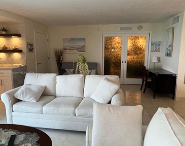 6917 Collins Ave - Photo Thumbnail 8