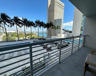 325 S Biscayne Blvd - Photo Thumbnail 0