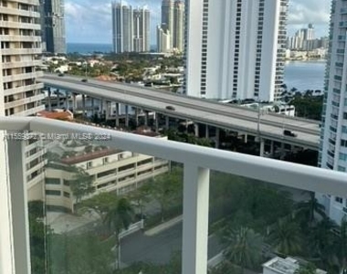 19380 Collins Ave - Photo Thumbnail 6