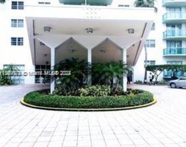 19380 Collins Ave - Photo Thumbnail 16