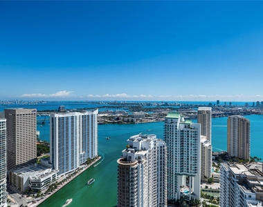 495 Brickell Ave - Photo Thumbnail 7