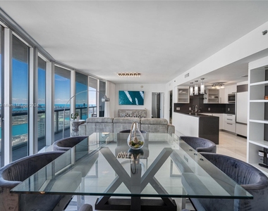 495 Brickell Ave - Photo Thumbnail 5