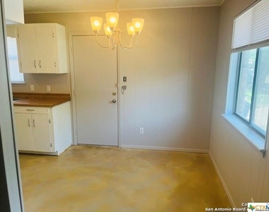 222 Redbud Lane - Photo Thumbnail 9