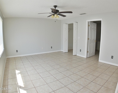 78 Spinnaker Circle - Photo Thumbnail 5