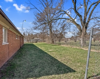 10041 Roseberry Street - Photo Thumbnail 5