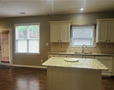 2920 Cooper Woods Drive - Photo Thumbnail 2