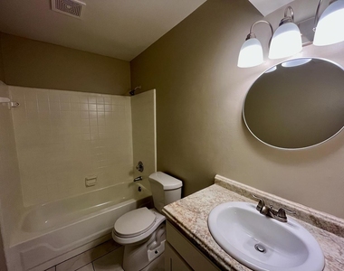 4205 Greencastle Court - Photo Thumbnail 5