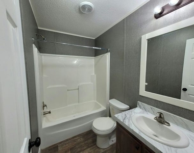 180 Ashville St - Photo Thumbnail 10