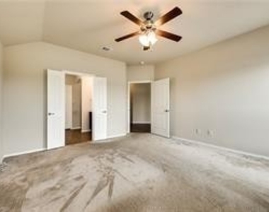 904 Cheyenne Drive - Photo Thumbnail 12