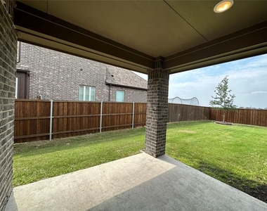 910 Waterview Drive - Photo Thumbnail 30