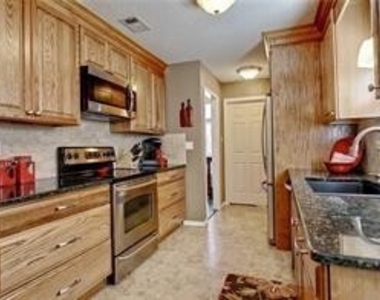 4313 Thames Court - Photo Thumbnail 6